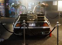 չ^߀ɫʵĵDelorean܇