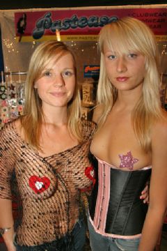 2004ȤչInternationalLingerieShowŮģ؈DƬ6