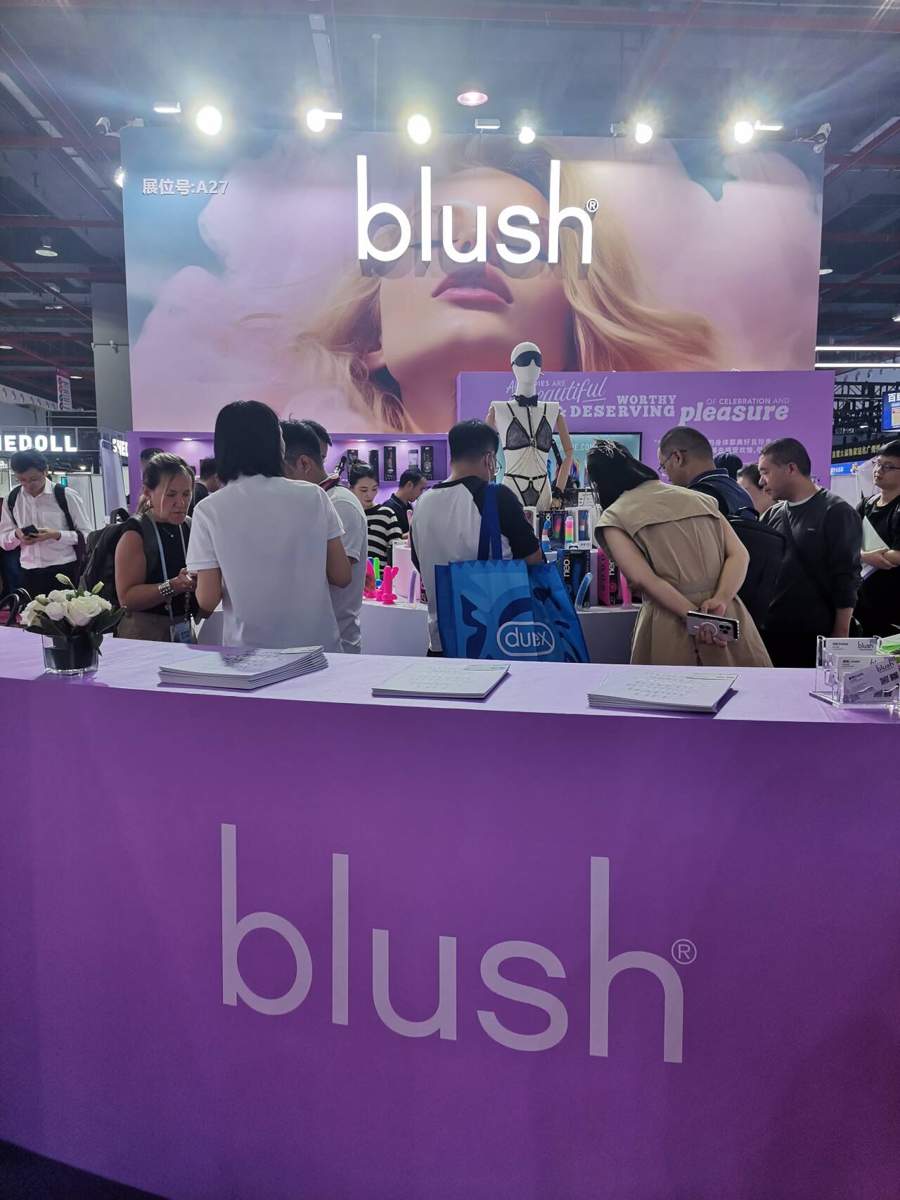 Blushչ^